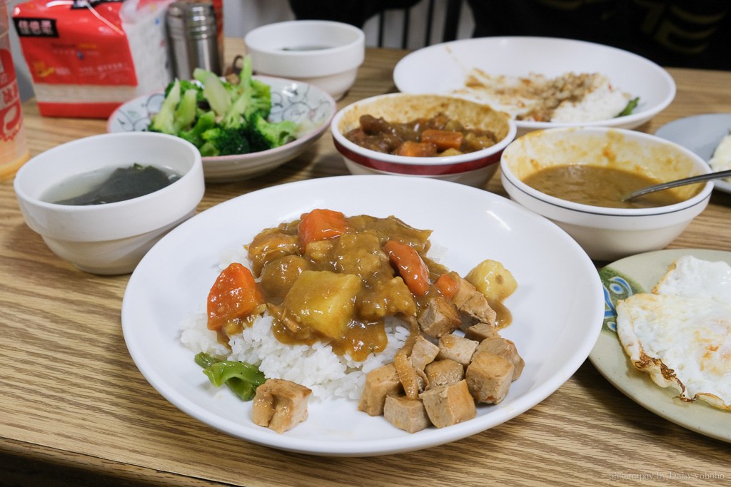 [食記] 台南 老騎士咖哩飯專門店 免費加飯湯菜