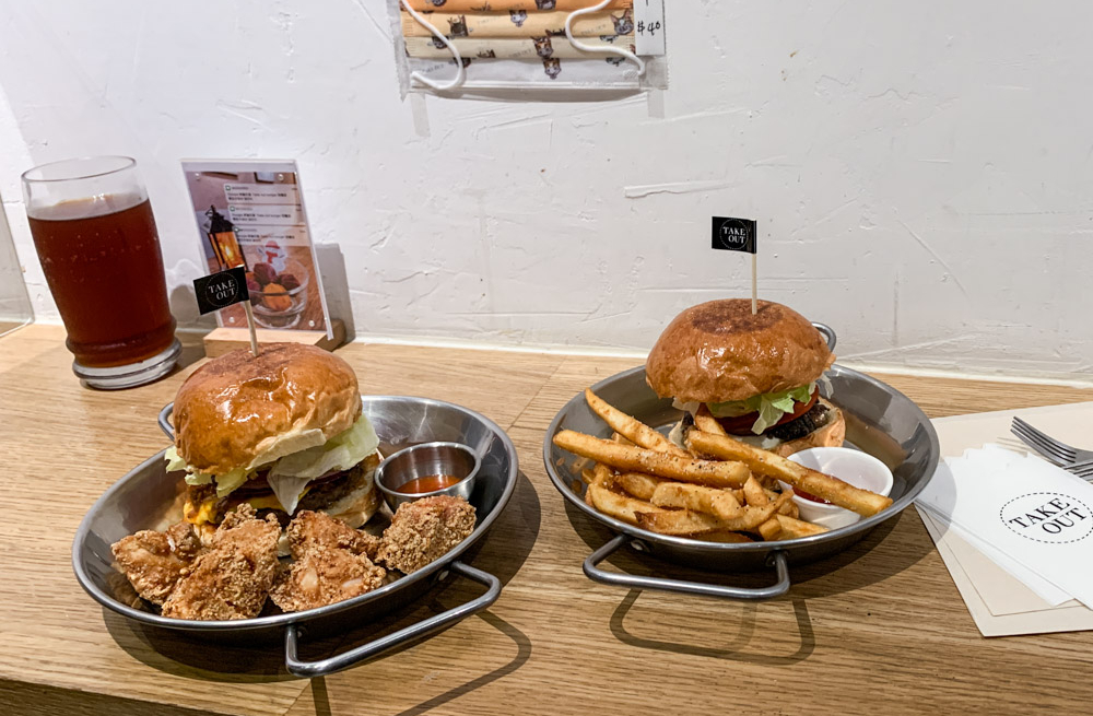 [食記] 台北 TakeOut Burger&Cafe邊吃漢堡邊吸貓