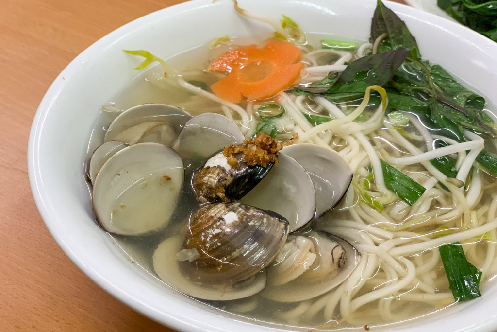 [食記] 台南 奇香蚌麵，湯頭極鮮美、蛤蜊又大顆